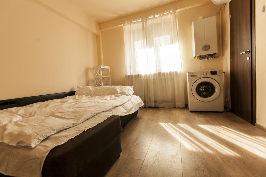 Studio 24 Apartment Яш Екстериор снимка